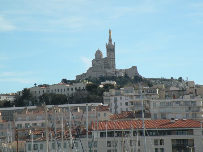  Notre Dame de la Garde vue depuis les quais